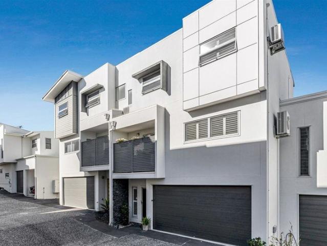 Townhouse for rent in Toombul, Queensland