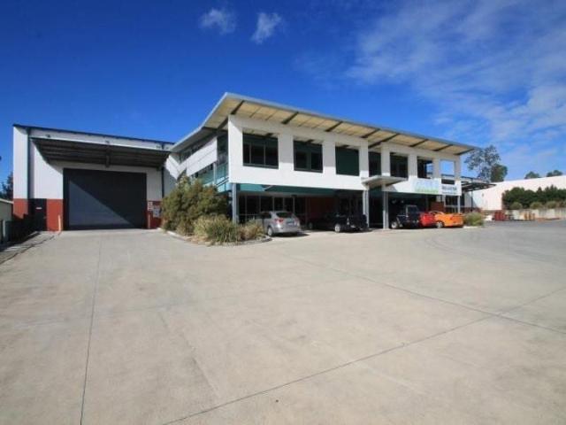Warehouse for rent in Toombul, Queensland
