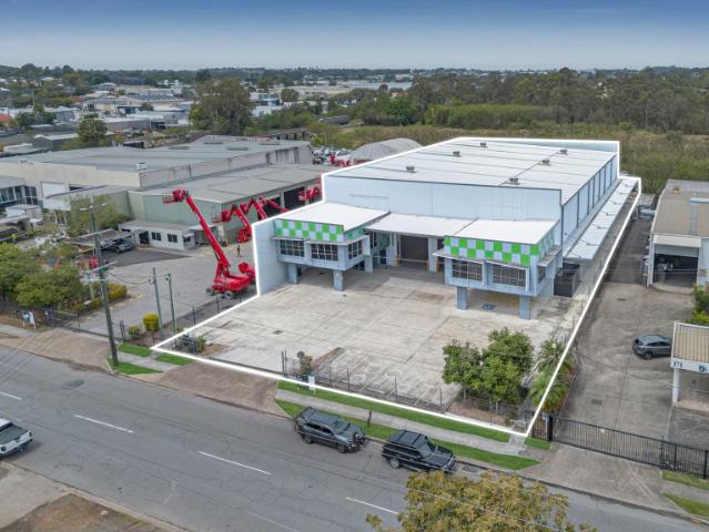 Warehouse for rent in Toombul, Queensland