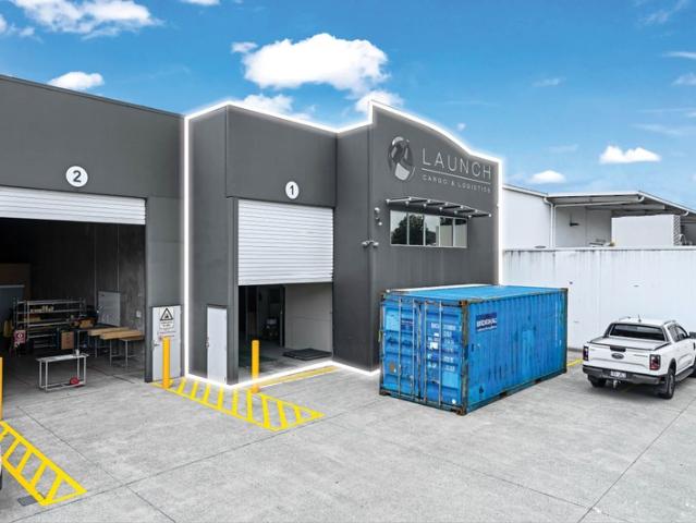 Warehouse for rent in Toombul, Queensland
