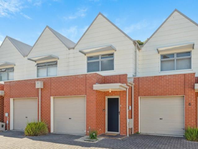 Townhouse for rent in Horseshoe Creek, South Australia