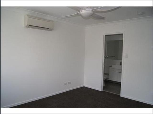 Townhouse for rent in Birkdale, Greater Brisbane