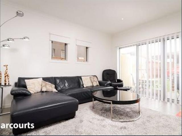 Townhouse for rent in Skye Valley Estate, Melbourne