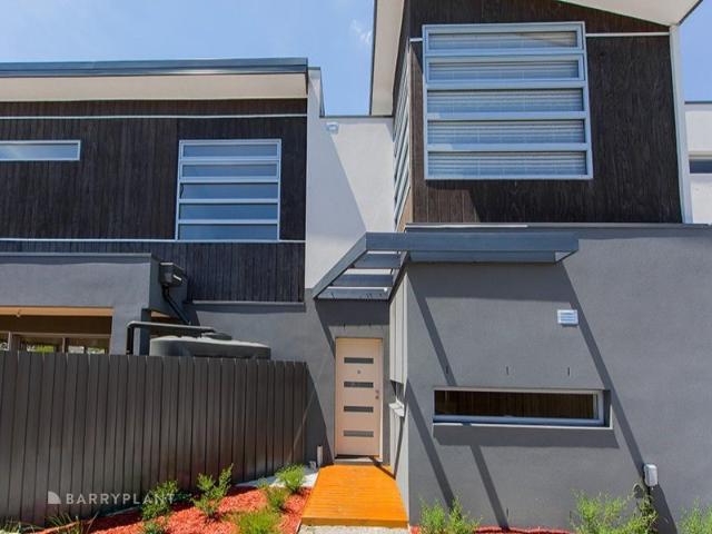 Townhouse for rent in Noble Park, Melbourne