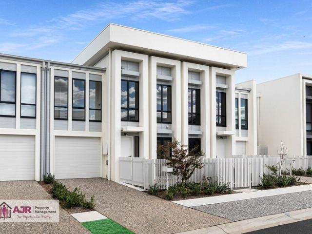 Townhouse for rent in Sydney, New South Wales