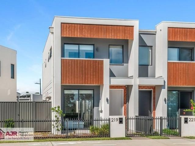 Townhouse for rent in Melonba, Sydney