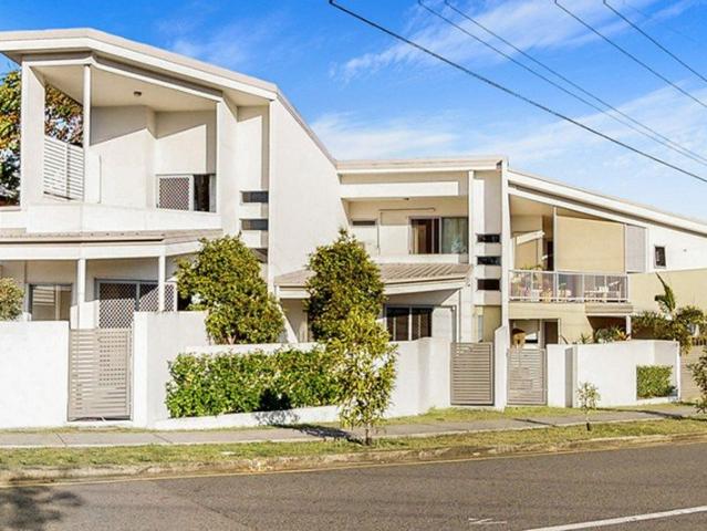 Townhouse for rent in Toombul, Queensland