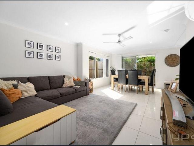 Townhouse for rent in Cornerstone Village, Gold Coast City