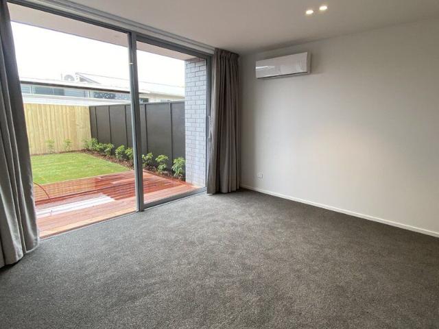 Townhouse for rent in Heathcote, Canterbury
