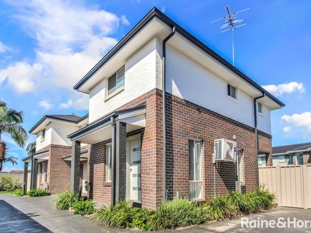 Townhouse for rent in Sydney, New South Wales