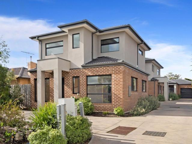 Townhouse for sale in Camerons Creek, Victoria