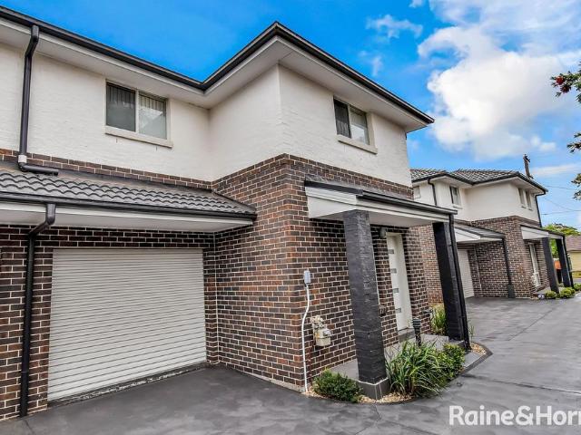Townhouse for rent in Sydney, New South Wales