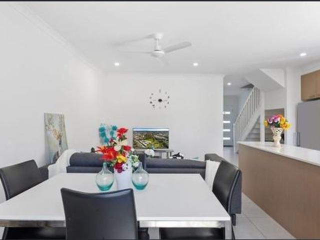 Townhouse for rent in Toombul, Queensland