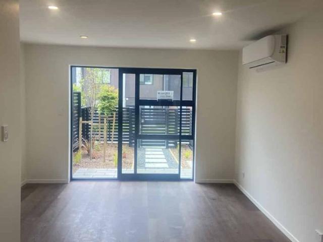 Townhouse for rent in Oratia, Oroua County