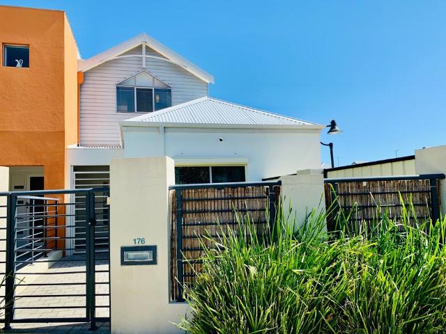 Townhouse for rent in Clarkson, Western Australia