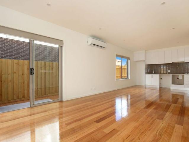 Townhouse for rent in Camerons Creek, Victoria