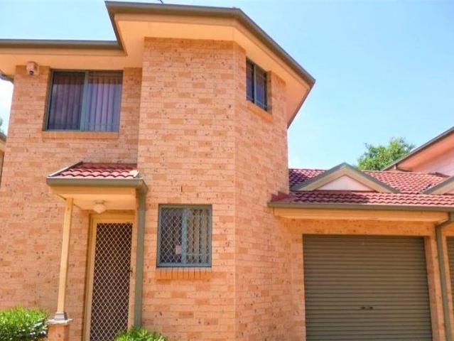 Townhouse for rent in Sydney, New South Wales