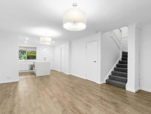Townhouse for rent in Sydney, New South Wales