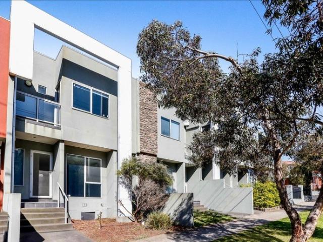 Townhouse for rent in Brunswick West, Melbourne