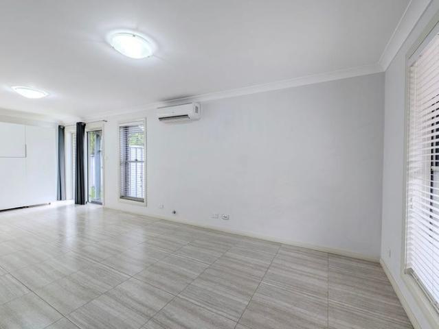 Townhouse for rent in Sydney, New South Wales