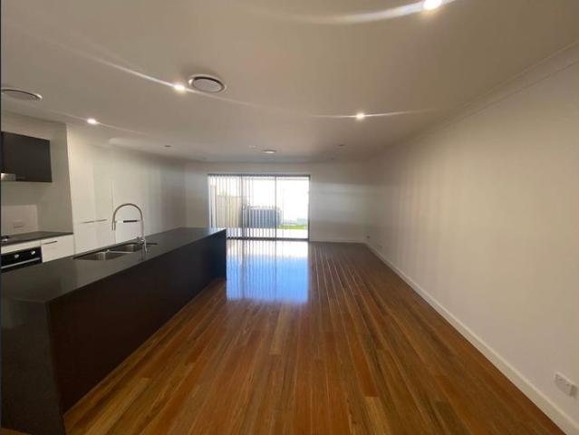 Townhouse for rent in Sydney, New South Wales