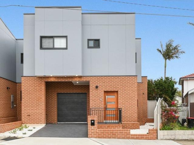 Townhouse for rent in Sydney, New South Wales