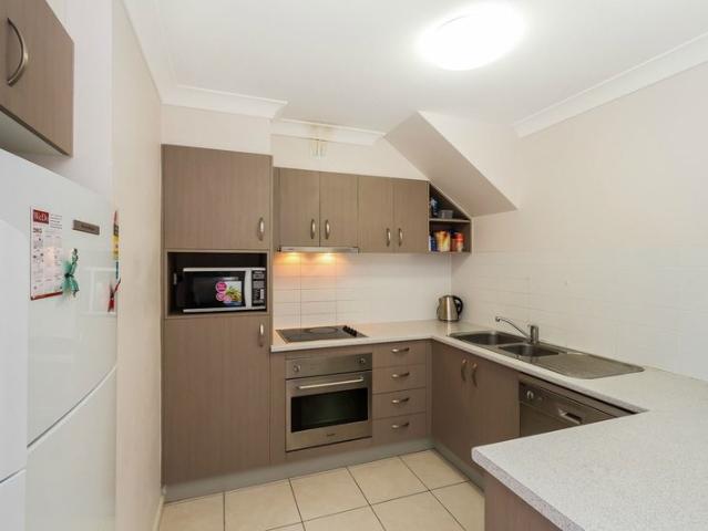 Townhouse for rent in Yeronga, Greater Brisbane