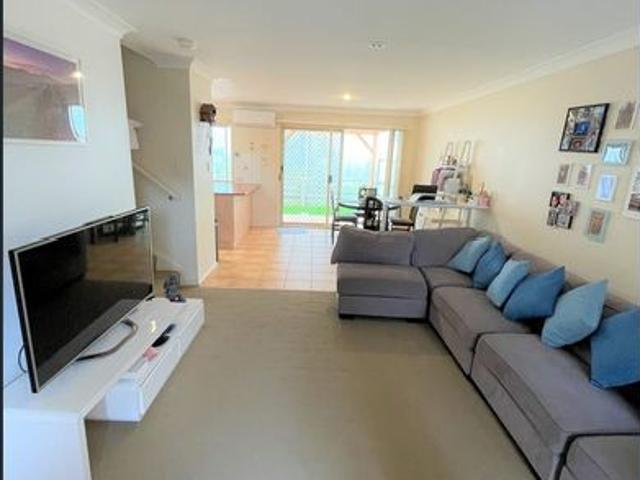 Townhouse for rent in Toombul, Queensland