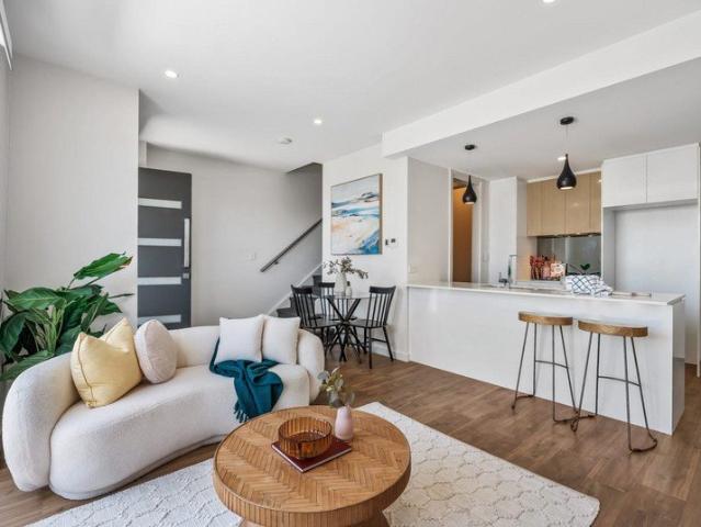 Townhouse for rent in Woodville West, Adelaide