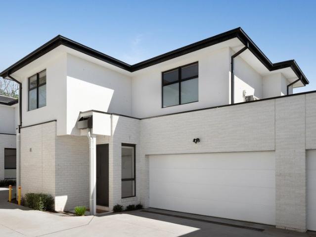 Townhouse for rent in Hastings, Melbourne
