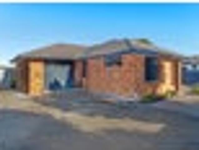 Townhouse for sale in Riverdale