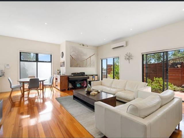 Townhouse for rent in Camerons Creek, Victoria