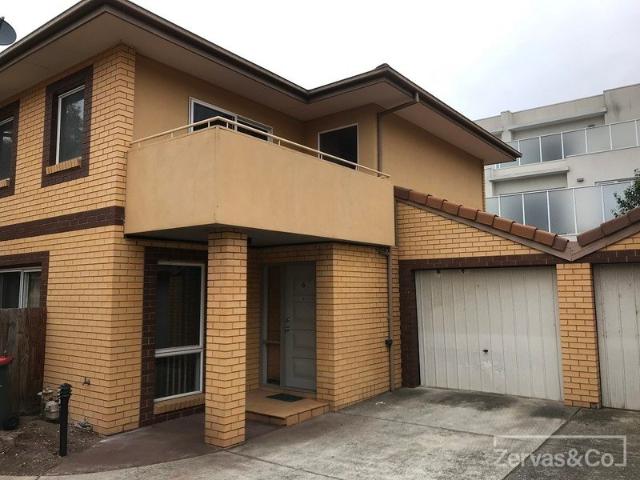 Townhouse for rent in Camerons Creek, Victoria