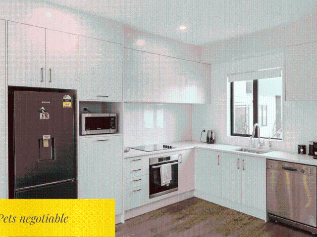 Townhouse for rent in Penrose, Oroua County
