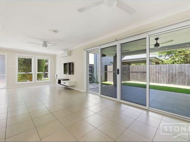 Townhouse for rent in Sydney, New South Wales