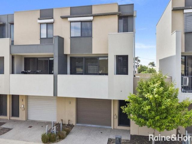 Townhouse for rent in Camerons Creek, Victoria