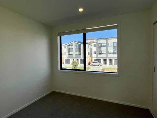 Townhouse for rent in Whangaparaoa, Oroua County