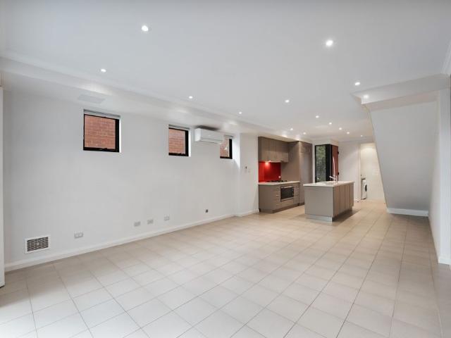 Townhouse for rent in Cockburn, Western Australia