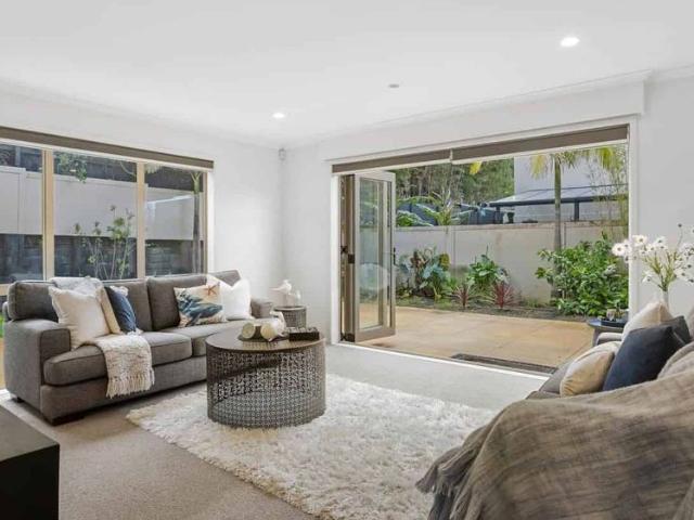 Townhouse for rent in Whangaparaoa