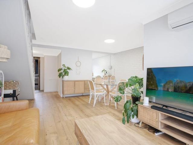 Townhouse for rent in Metford, Newcastle-Maitland