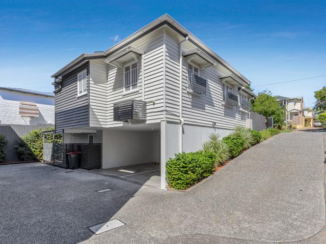 Townhouse for sale in Toombul, Queensland