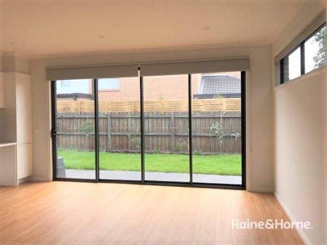 Townhouse for rent in Clayton, Melbourne