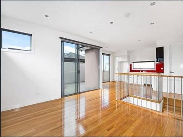 Townhouse for rent in Camerons Creek, Victoria