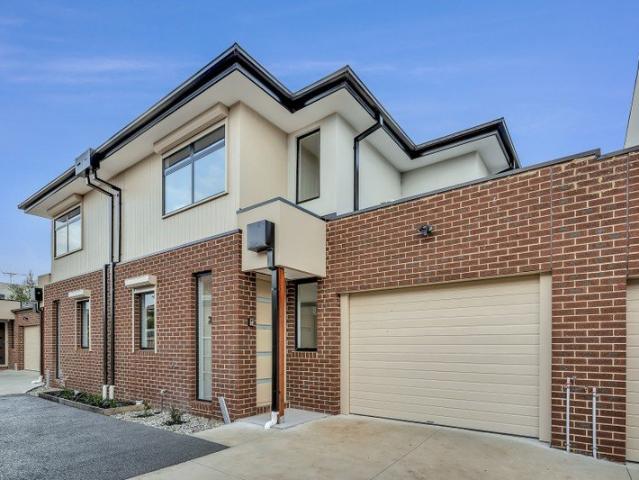 Townhouse for rent in Camerons Creek, Victoria