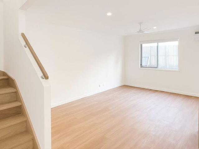 Townhouse for rent in Kings Creek, Queensland