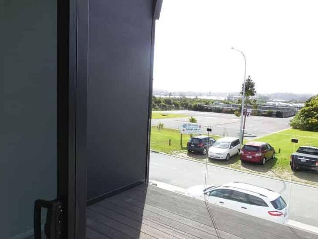 Townhouse for rent in Paremoremo, Oroua County