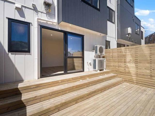 Townhouse for rent in New Lynn