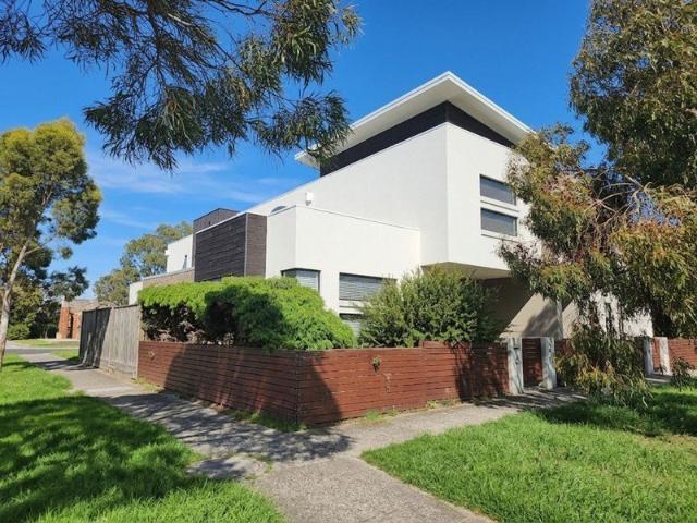 Townhouse for rent in Camerons Creek, Victoria