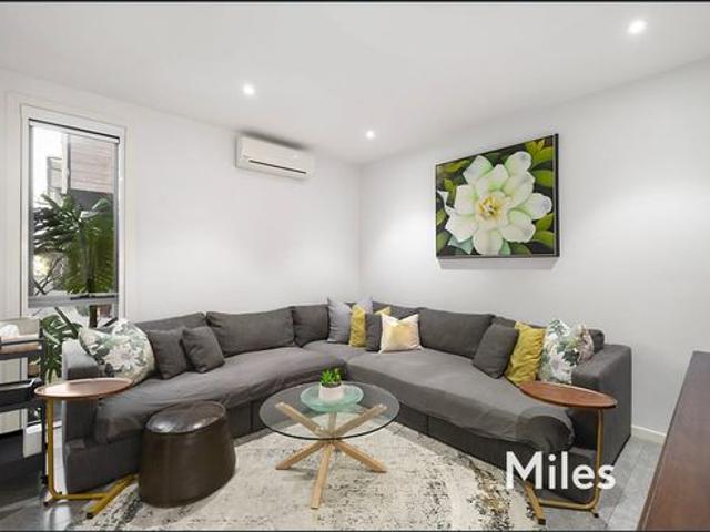 Townhouse for rent in Camerons Creek, Victoria