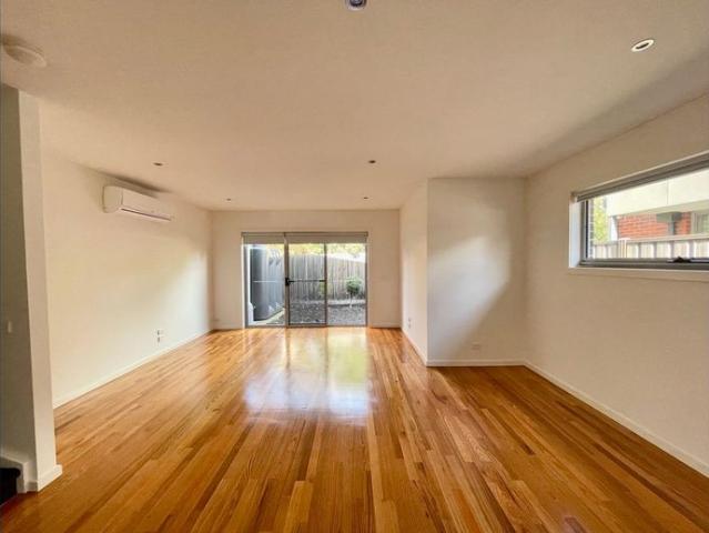 Townhouse for rent in Camerons Creek, Victoria